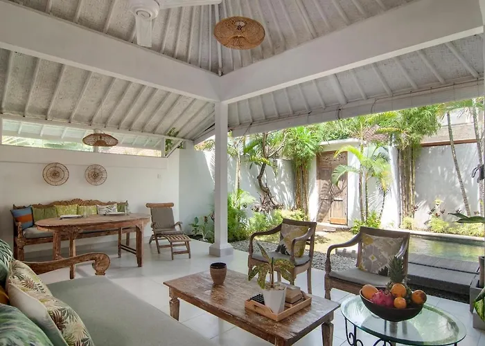 Amazing 1 Bedroom Private Pool Walk To *